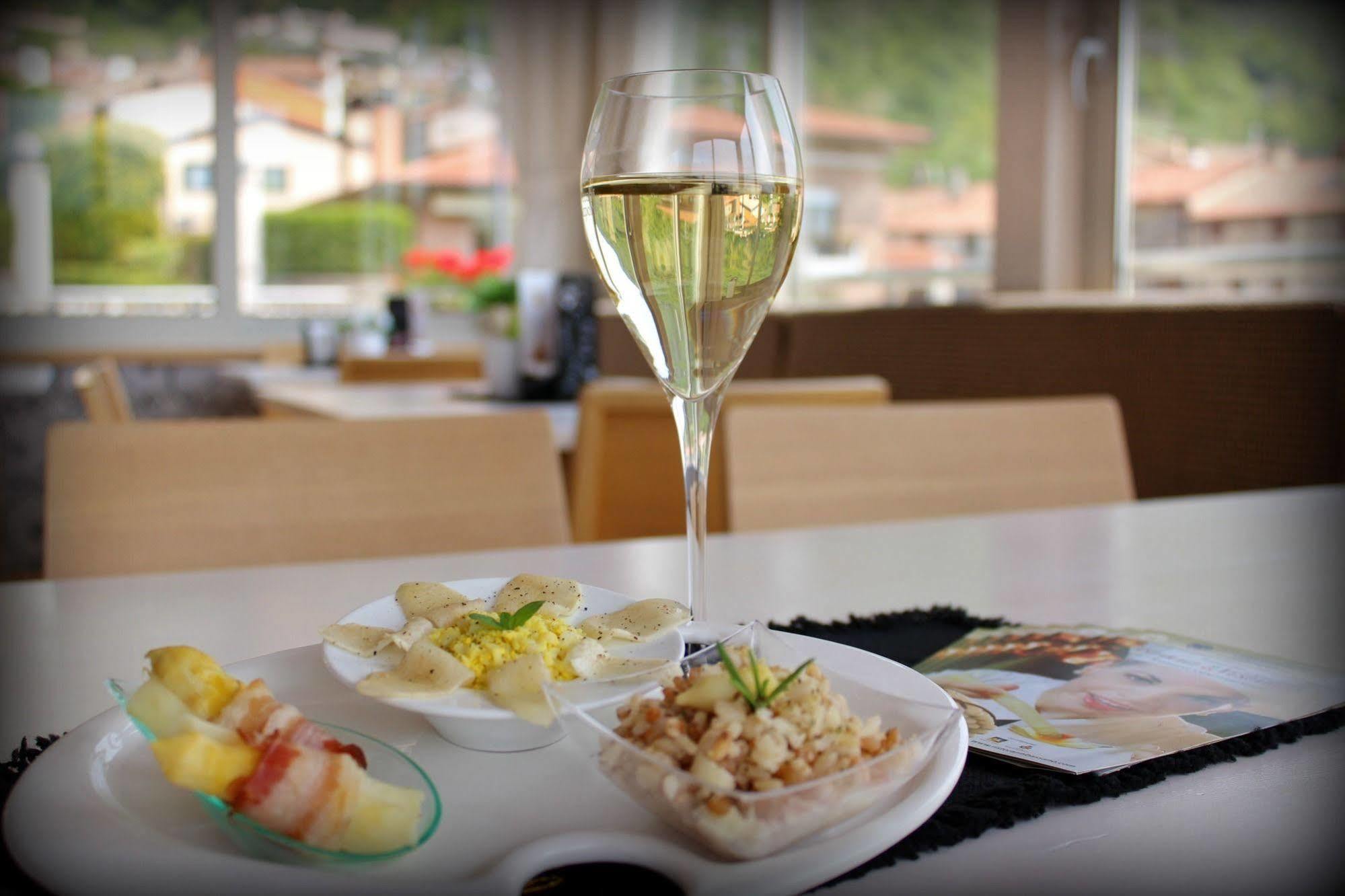 Hotel Miramonti Enoteca Pove del Grappa Extérieur photo